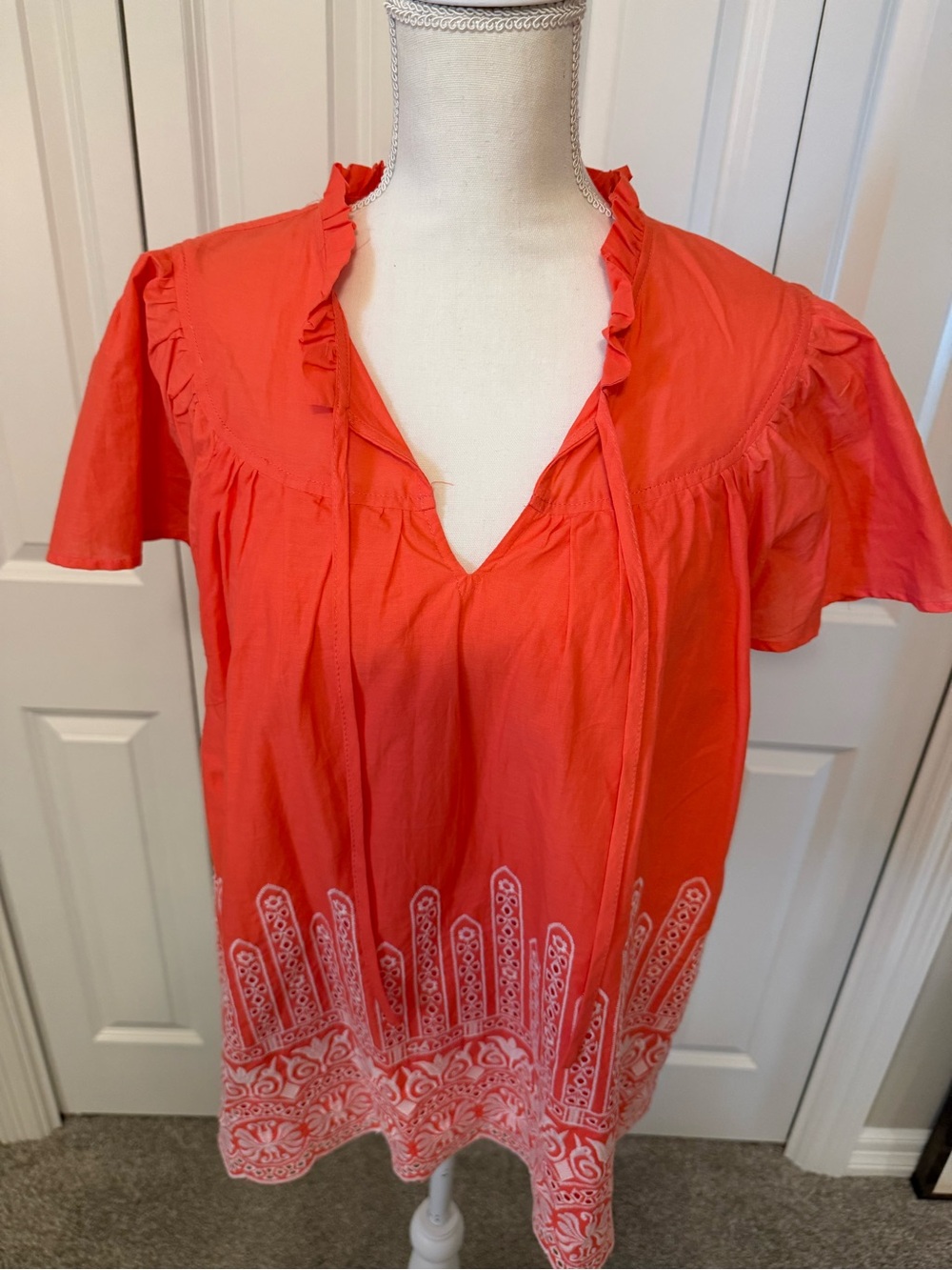 Gaudie Ruffle Tie Front Embroidery Scalloped Short Sleeve Top Size Large EUC - Picture 7 of 16
